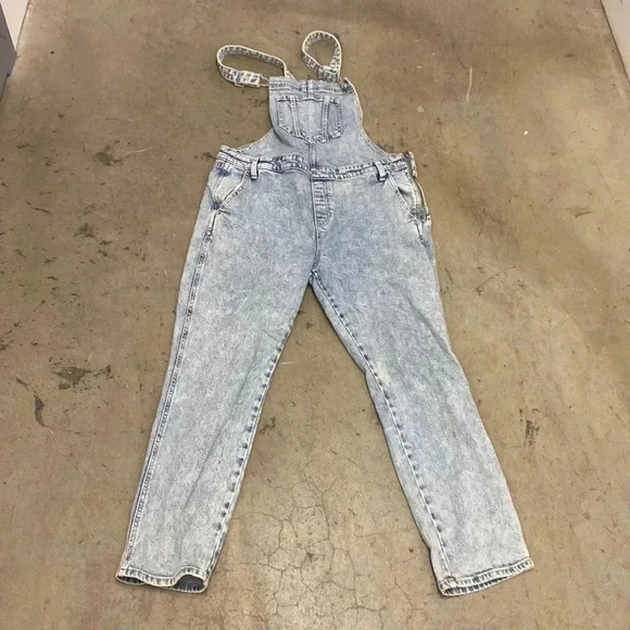 Old navy overalls - Picture 1 of 6